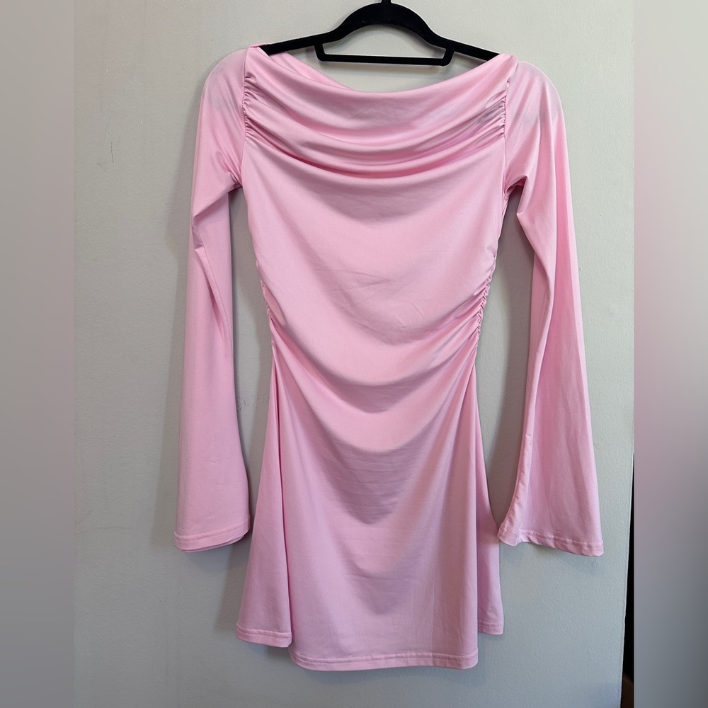 NWT Edikted Pink Off Shoulder Ruched Long Bell Sleeve Mini Dress - Picture 4 of 6